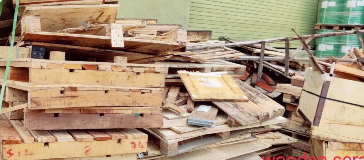 Wooden pallet scrap